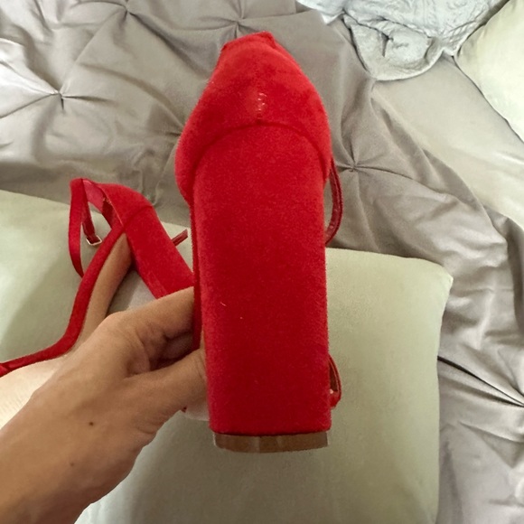 LULUS RED , BLOCK HEEL SANDAL , UNUSED - Picture 4 of 8